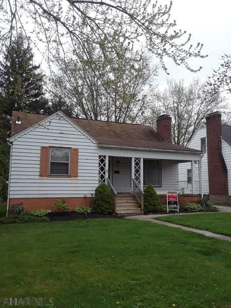 Great potential exists in this 1.5 story home on E. Penn Avenue.  Hardwood floors waiting to be finished, plaster walls, kitchen with appliances.  Second story has finished rooms and lots of storage.  Central air.  Cozy front porch.  Level lot.   Quick possession!   This is a vacant property with an absentee owner. There will not be any sanitizing being done. Showings are at your own risk.