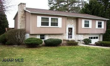 EXCEPTIONAL BI-LEVEL IN SYLVAN HEIGHTS H-BURG. ALL APPLIANCES STAY IN THIS SPACIOUS KIT. THAT OPENS TO A PRIVATE COVERED DECK. MBR FEATURES PRIVATE 1/2 BATH. LOWER LEVEL IS FINISHED AND FEATURES A GAS FP, WET BAR AND 3/4 BATH. WON'T LAST! EXCEPTIONAL BI-LEVEL IN SYLVAN HEIGHTS H-BURG. ALL APPLIANCES STAY IN THIS SPACIOUS KITCHEN THAT OPENS TO A PRIVATE COVERED DECK. MBR FEATURES PRIVATE 1/2 BATH. LOWER LEVEL IS FINISHED AND FEATURES A GAS FP, WET BAR AND 3/4 BATH. WON'T LAST!