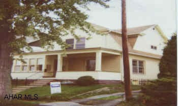 GREAT INVESTMENT PROPERTY. BRICK DUPLEX ALL UTILITIES SEPARATED. CONTACT LISTING AGENT FOR INFORMATION. WALLY ROSSI 946-4343 X122.