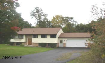 REALLY NICE BI-LEVEL. SPACIOUS LOT 80X150, GREAT DECK IN REAR. ABOVE GROUND POOL.
