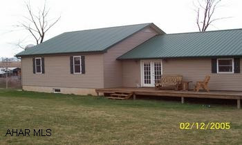 3BR, 2BA, ranch on 2 acres, secluded and flat. 3BR, 2BA ranch home on 2.09 acres, eat-in -kitchen, deck, secluded and flat.