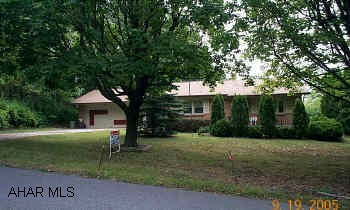 Well maintained one story - with Hardwood floors - Maintenance free exterior - New windows and roof '03.  Well maintained one story - with Hardwood floors - Maintenance free exterior - New windows and roof '03.