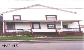 Duplex with 1st and second floor apts.   great location Buy with 1001 & 1023/25 as a package for reduced price