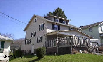 3-4 BED ON NICE LOT IN LAKEMONT. NEW WINDOWS BATH & KITCHEN.  1ST FL. LAUNDRY & POW. RM. DARLA 934-4663 OR 696-1227. DON'T LET THIS ONE PASS YOU BY!  NICE FAMILY HOME IN CONVENIENT AREA.  MANY UPDATES.  LITTLE TLC NEEDED.  CALL DARLA 696-1227 OR 934-4663.