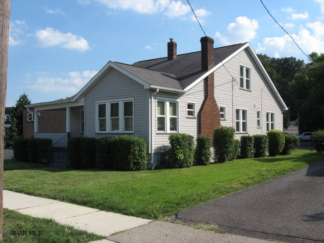 Nicely remodeled 1.5 story near Mansion Park. One story living with 3BR, 1 bath. New eat-in kitchen, new bath, new siding, new windows. Sunroom, fireplace . Hardwood  floors, large rooms,  off street parking in rear.  All appliances included. Realtor owned.