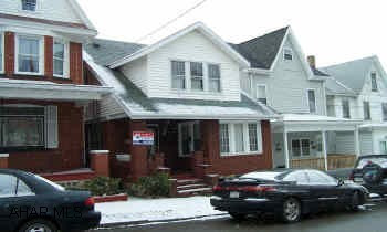 Simply Wonderful!!  Move right in & enjoy this oh-so-nice home!  Excellant condition!