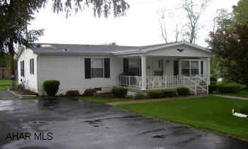 COUNTRY LIVING WITH CONVENIENCE. 3BR, 2BA ON 65X135 LOT.  14'X36' THERMOSTAT CONTROLLED GARAGE WITH ELECTRIC.  CENTRAL AIR.  QUIET LOCATION.  CALL CRYSTAL FISHER 943-2470.  NO POSESSION UNTIL AFTER 8-31-03.