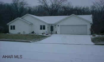 VERY ATTRACTIVE 1 STORY HAS ALL THE AMENITIES INCLUDES 3 BEDROOM 2 FULL BATHS, VAULTED CEILINGS, 2 CAR GARAGE, COVERED DECK. THIS 1 STORY FEATURES LARGE EAT-IN KITCHEN WITH BUILT IN RANGE/OVEN. OAK CABINETS, LAUNDRY OFF KITCHEN. LOTS OF STORAGE.