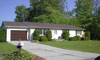 CLEAN 3 BED RANCH. ALL APPLIANCES, SHED, DECK. BORDERED BY WOODS AND STREAM. PRIVATE & QUIET. DARLA 934-4663 PRIVATE DEAD END STREET BORDERED BY WOODS AND STREAM. 3 BED WITH ALL APPLIANCES, SHED, AND GARAGE. CALL DARLA 934-4663.