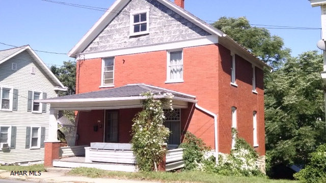Beautiful original woodwork throughout. Being sold AS IS part of an estate, as of Dec 2015, heating oil ran out, heat has not been on since. Exec. knows nothing about property since oil ran out, that's why being sold AS IS. Motivated Seller!