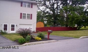 Pleasant Valley - Lovely townhouse.  End unit with a large fenced in yard and a one car garage.  Pergo floors in kitchen/dining area and living room.  Motivated Seller. Pleasant Valley - Lovely townhouse.  End unit with a large fenced in yard and a one car garage.  Pergo floors in kitchen/dining area and living room.  Motivated Seller.