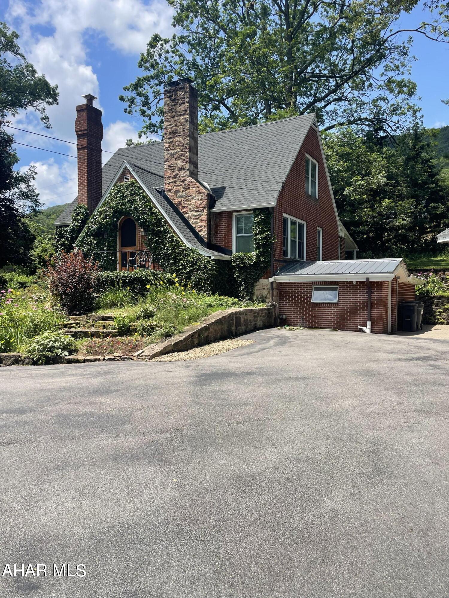 Sinking Valley - Residential