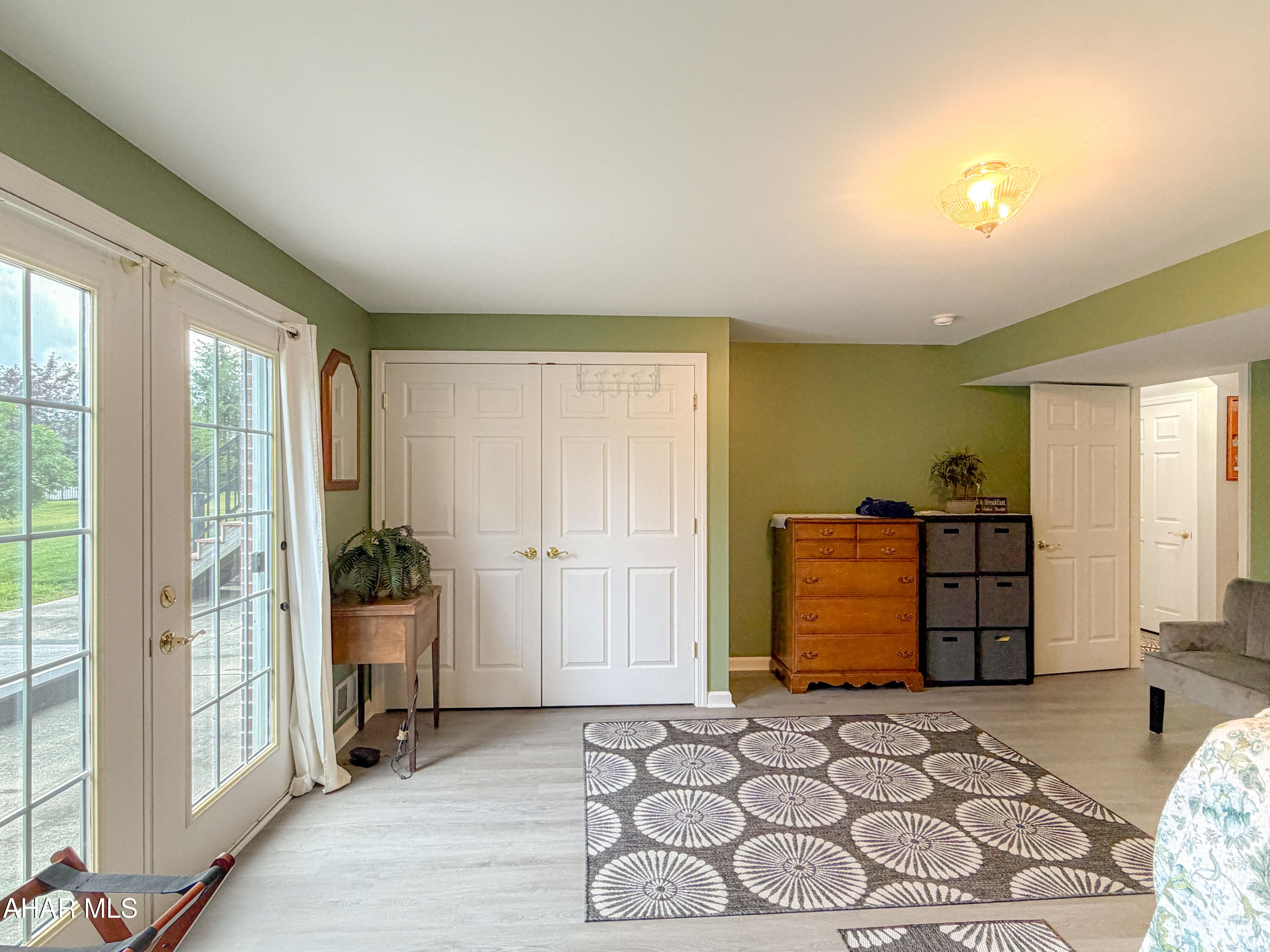 Hawthorne Manor - Residential