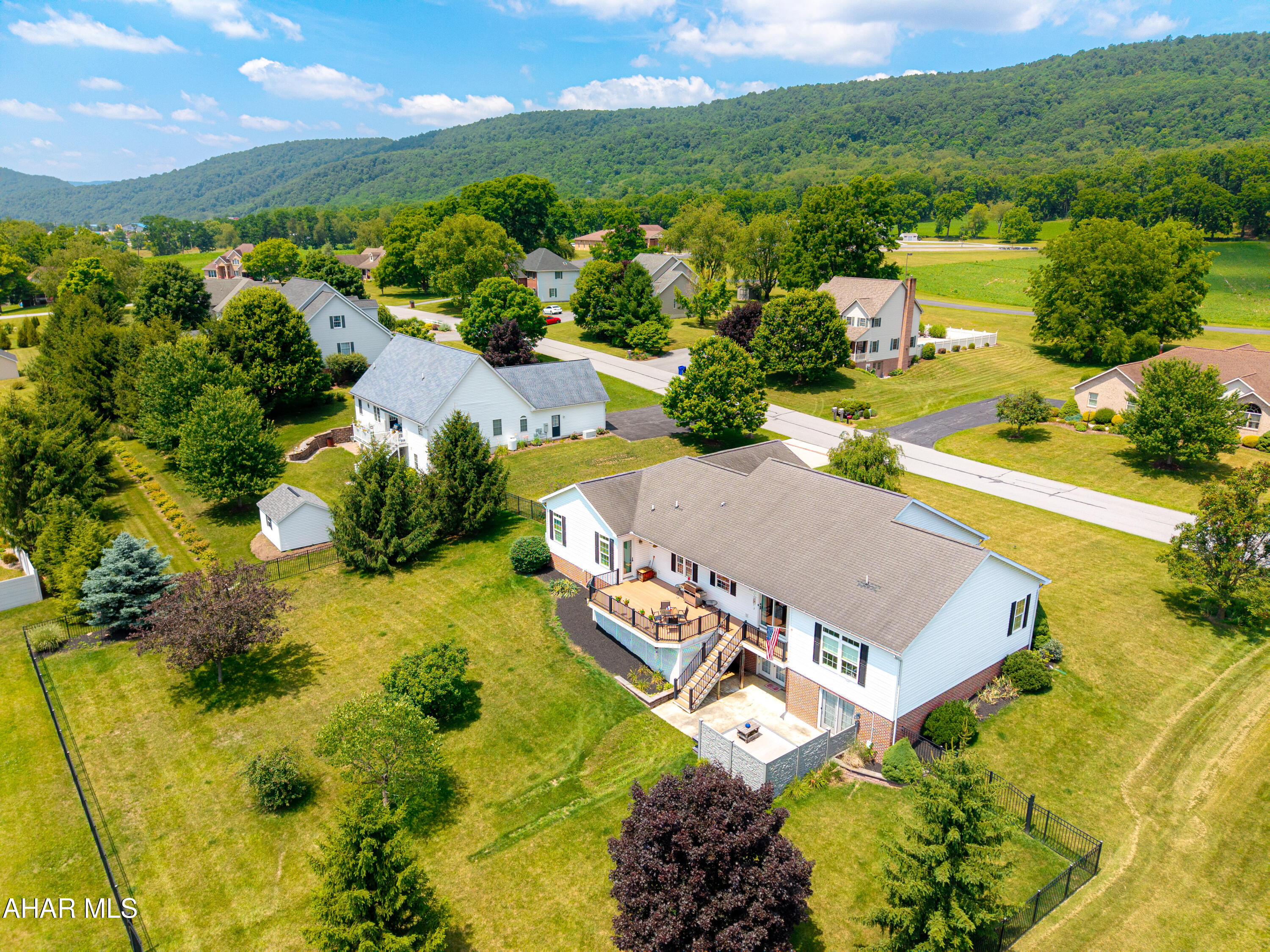 Hawthorne Manor - Residential