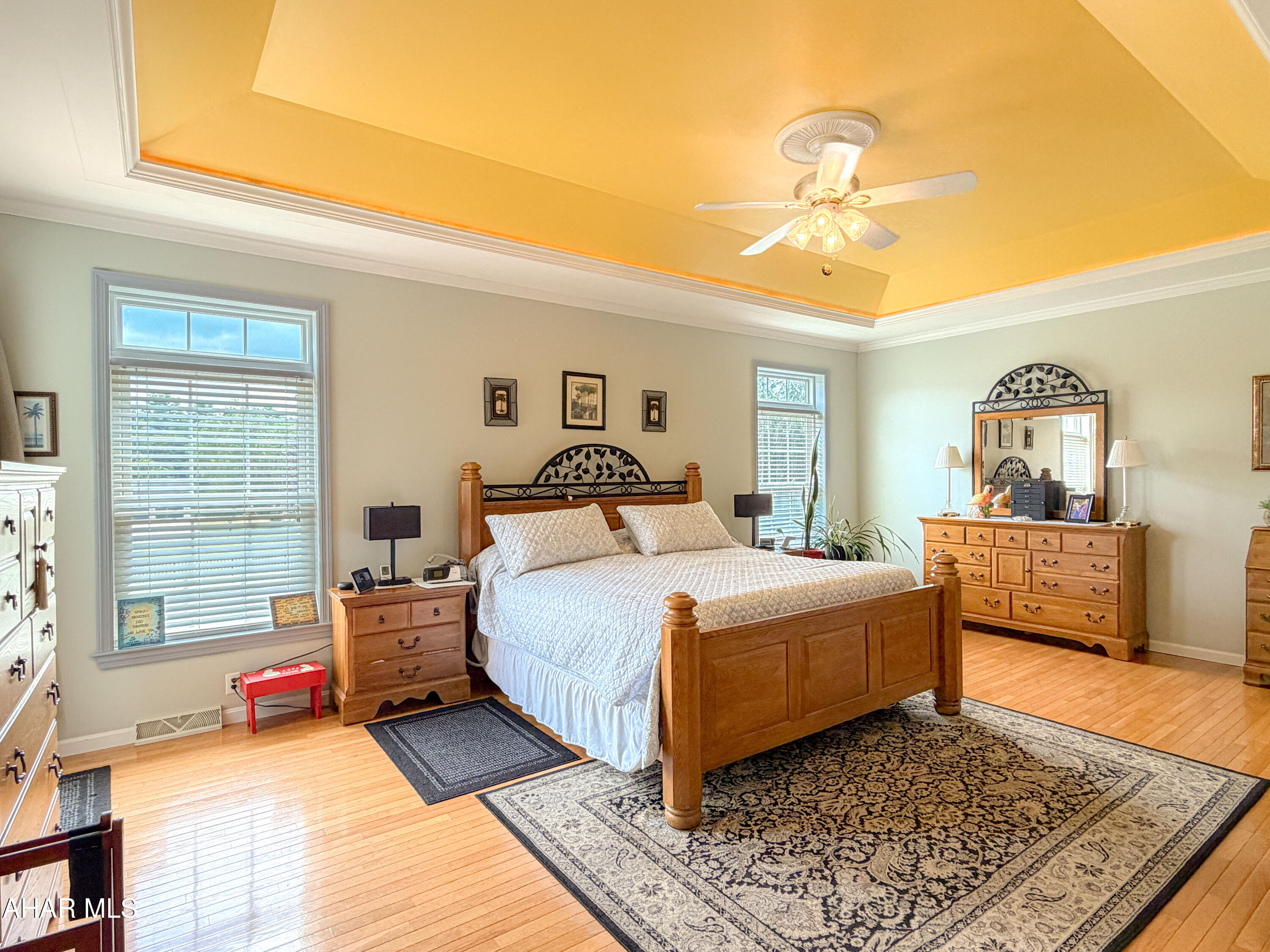 Hawthorne Manor - Residential
