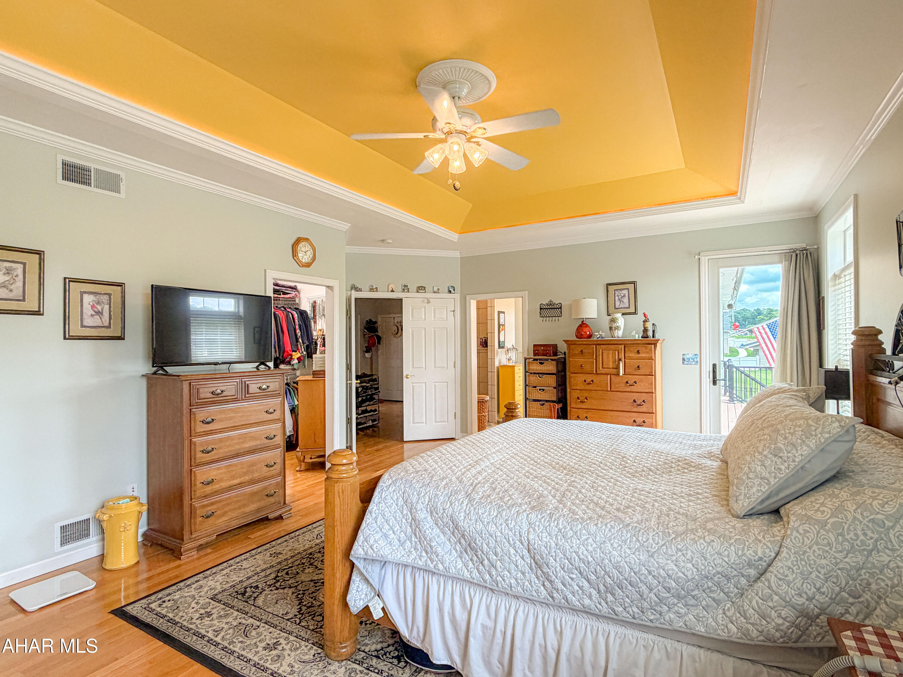 Hawthorne Manor - Residential
