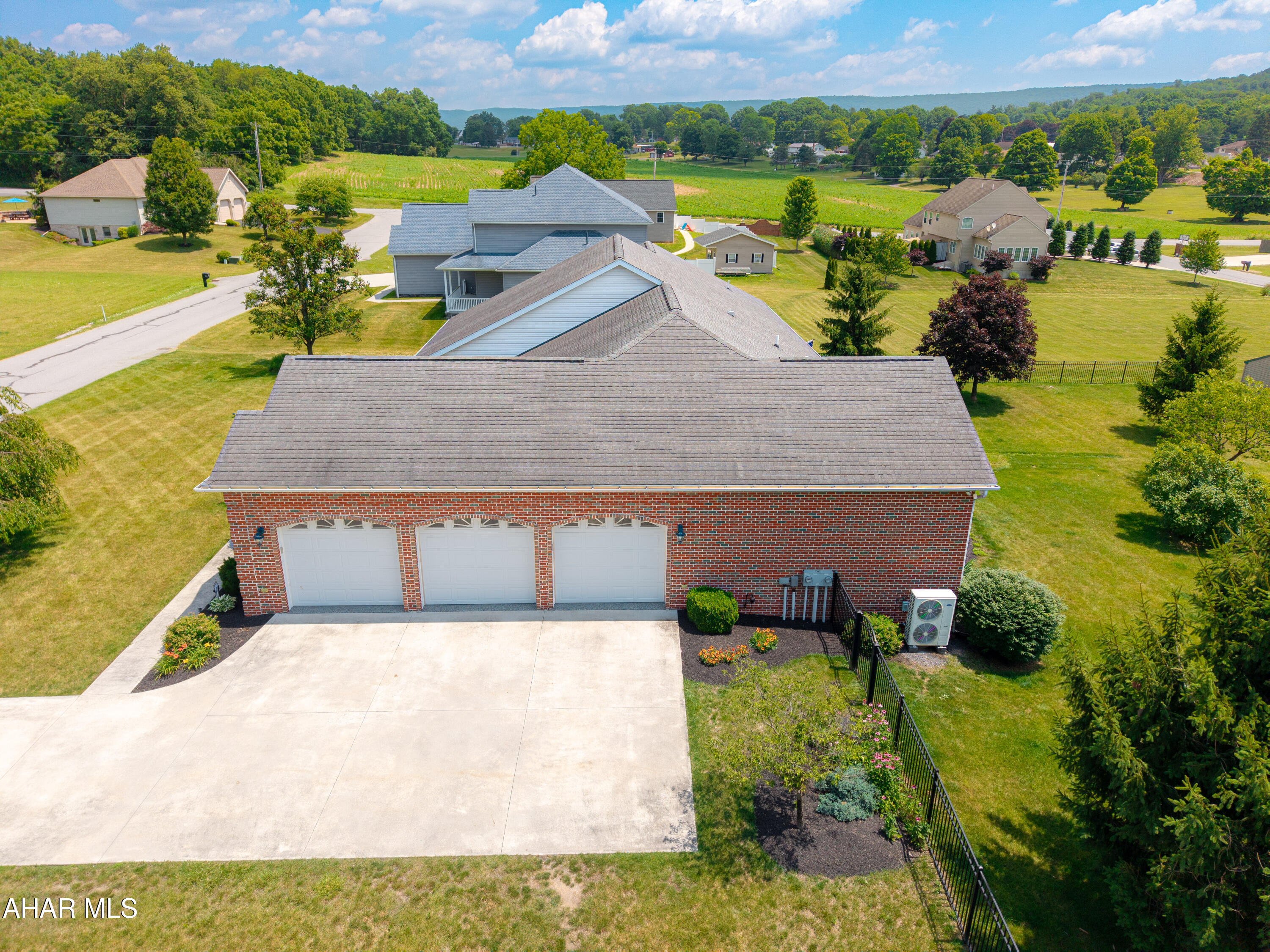 Hawthorne Manor - Residential