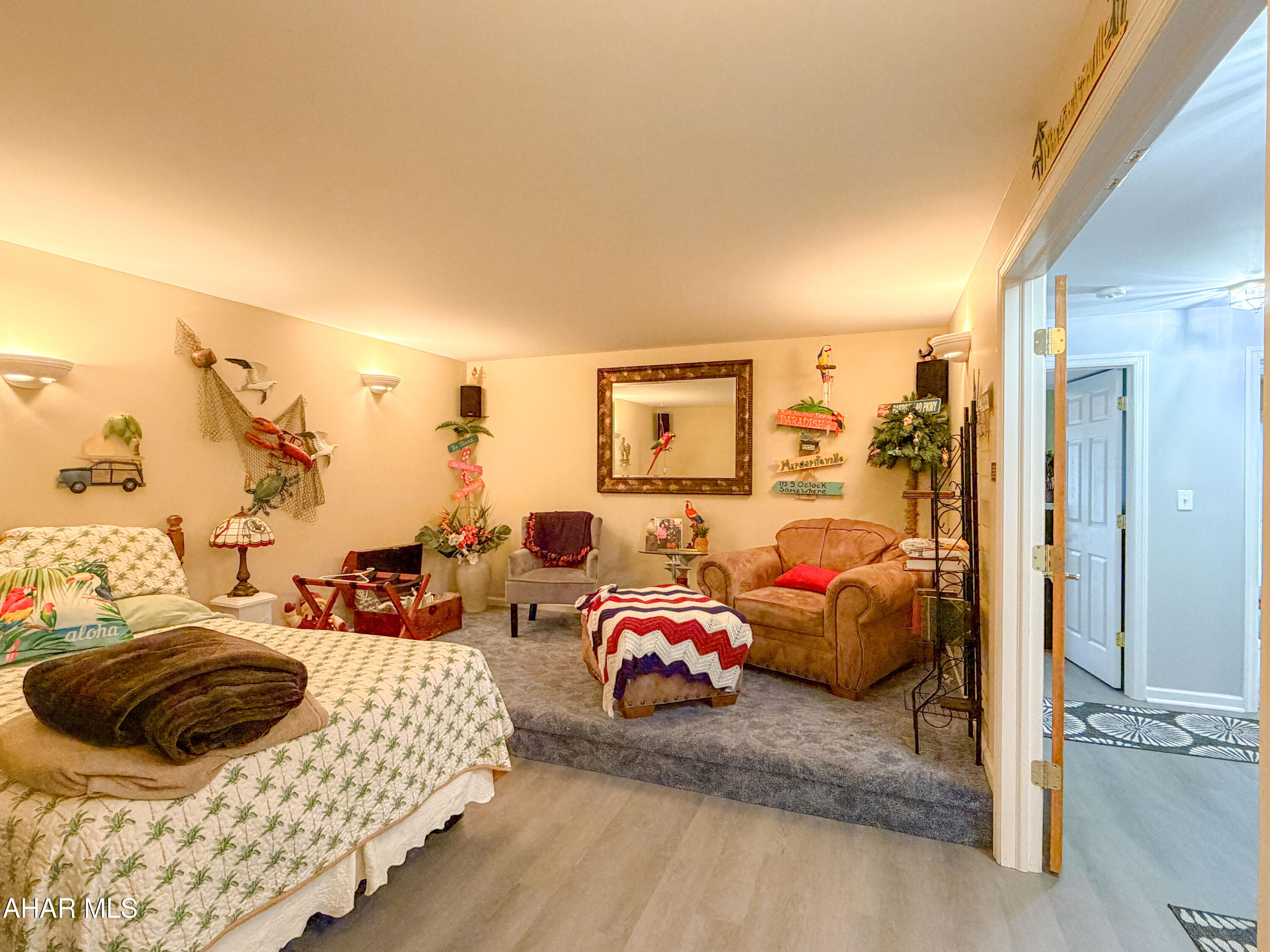 Hawthorne Manor - Residential