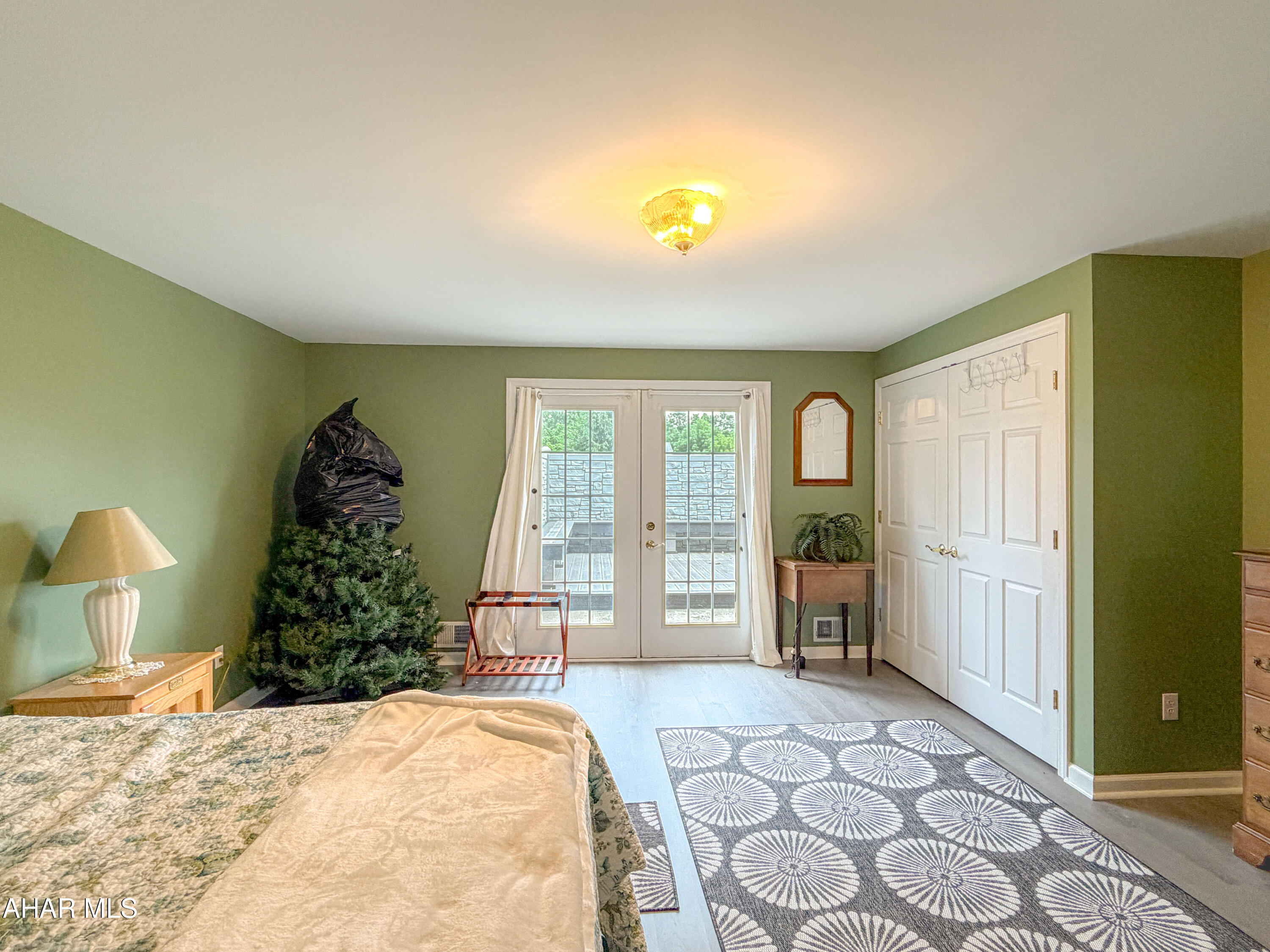 Hawthorne Manor - Residential