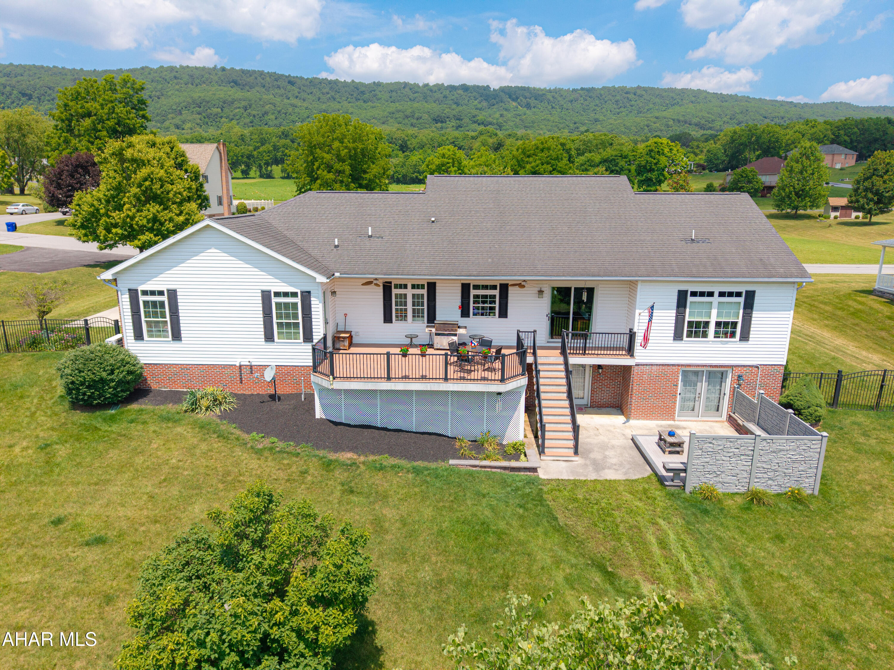 Hawthorne Manor - Residential