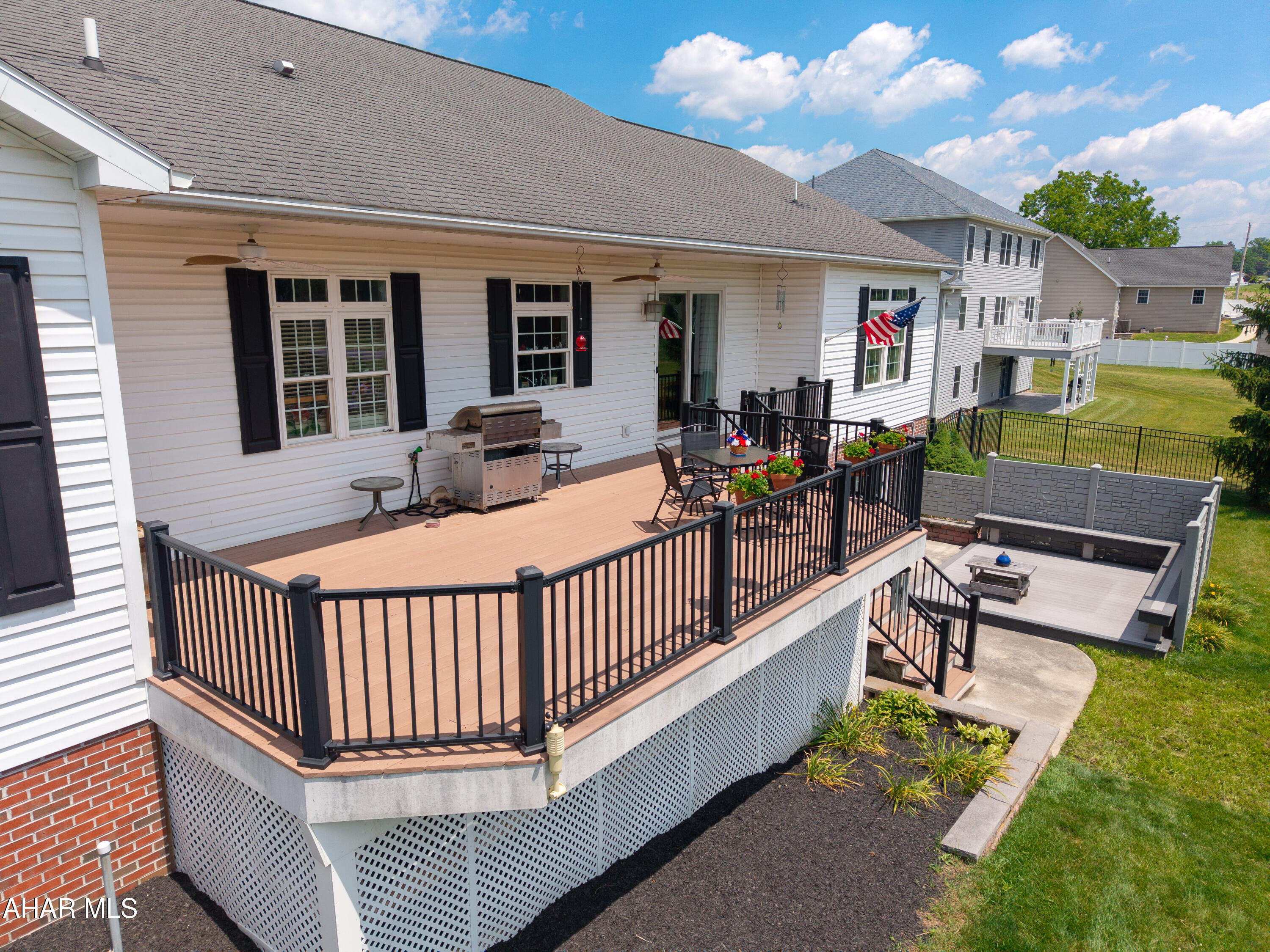 Hawthorne Manor - Residential