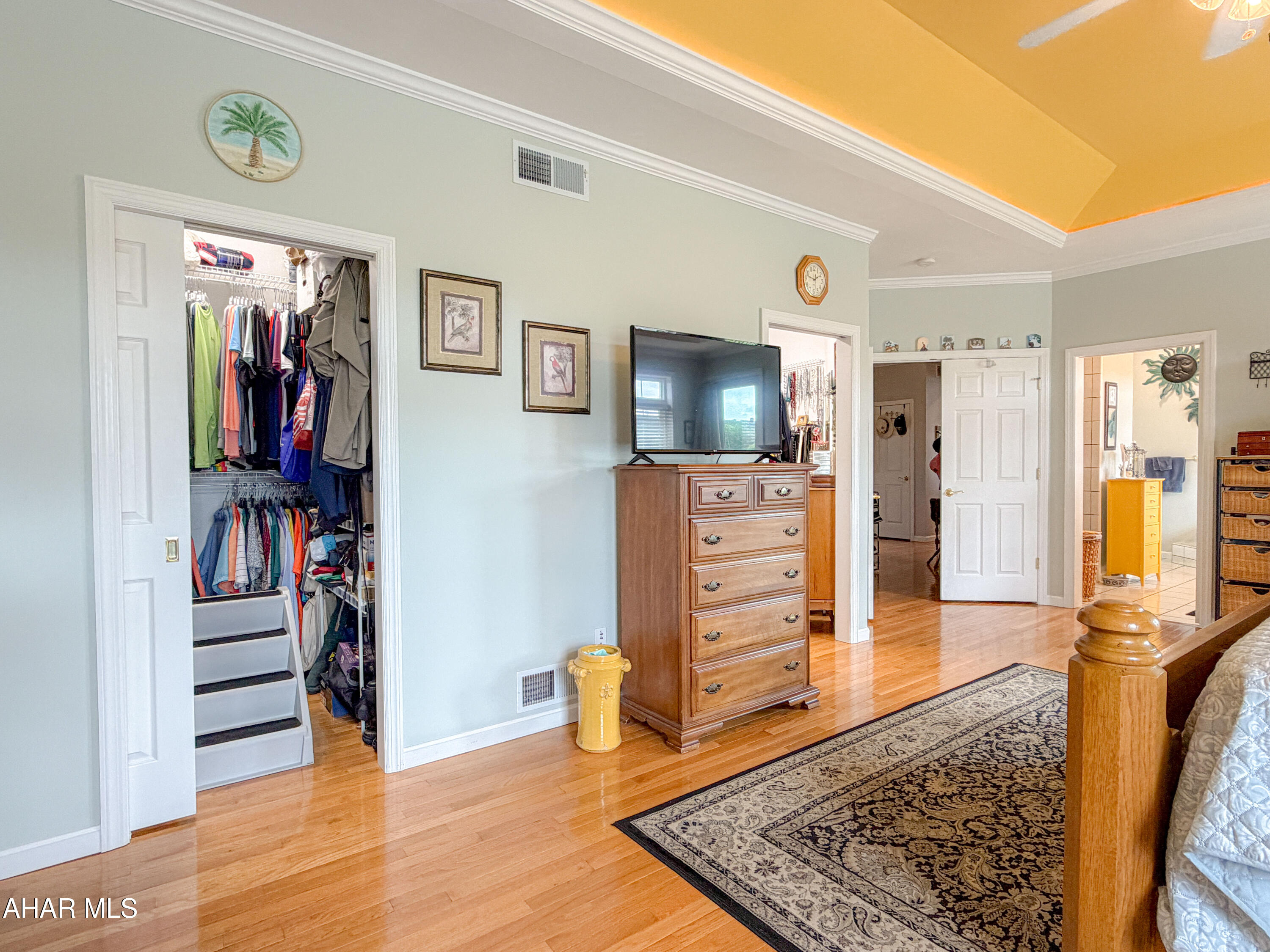 Hawthorne Manor - Residential
