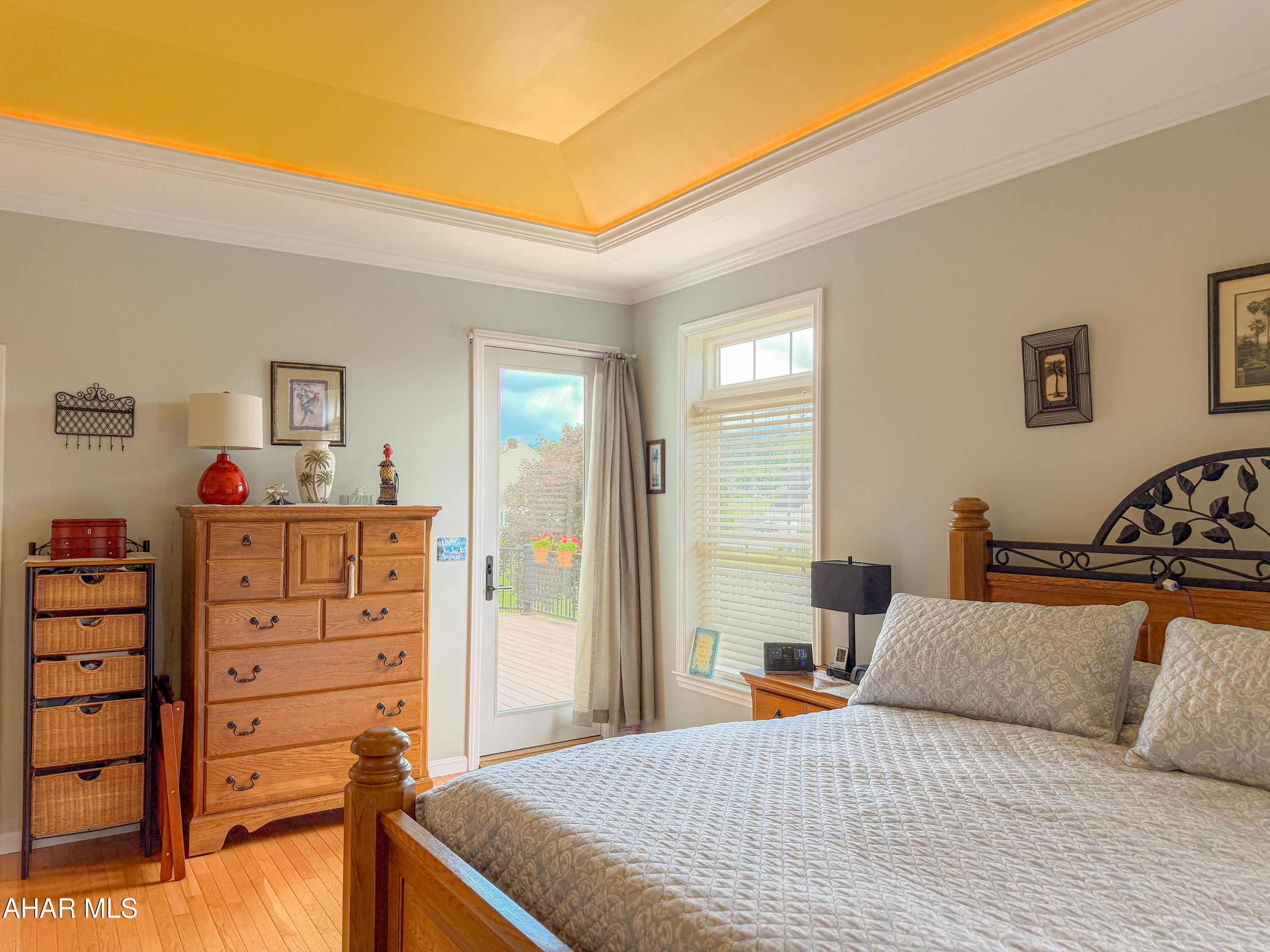 Hawthorne Manor - Residential