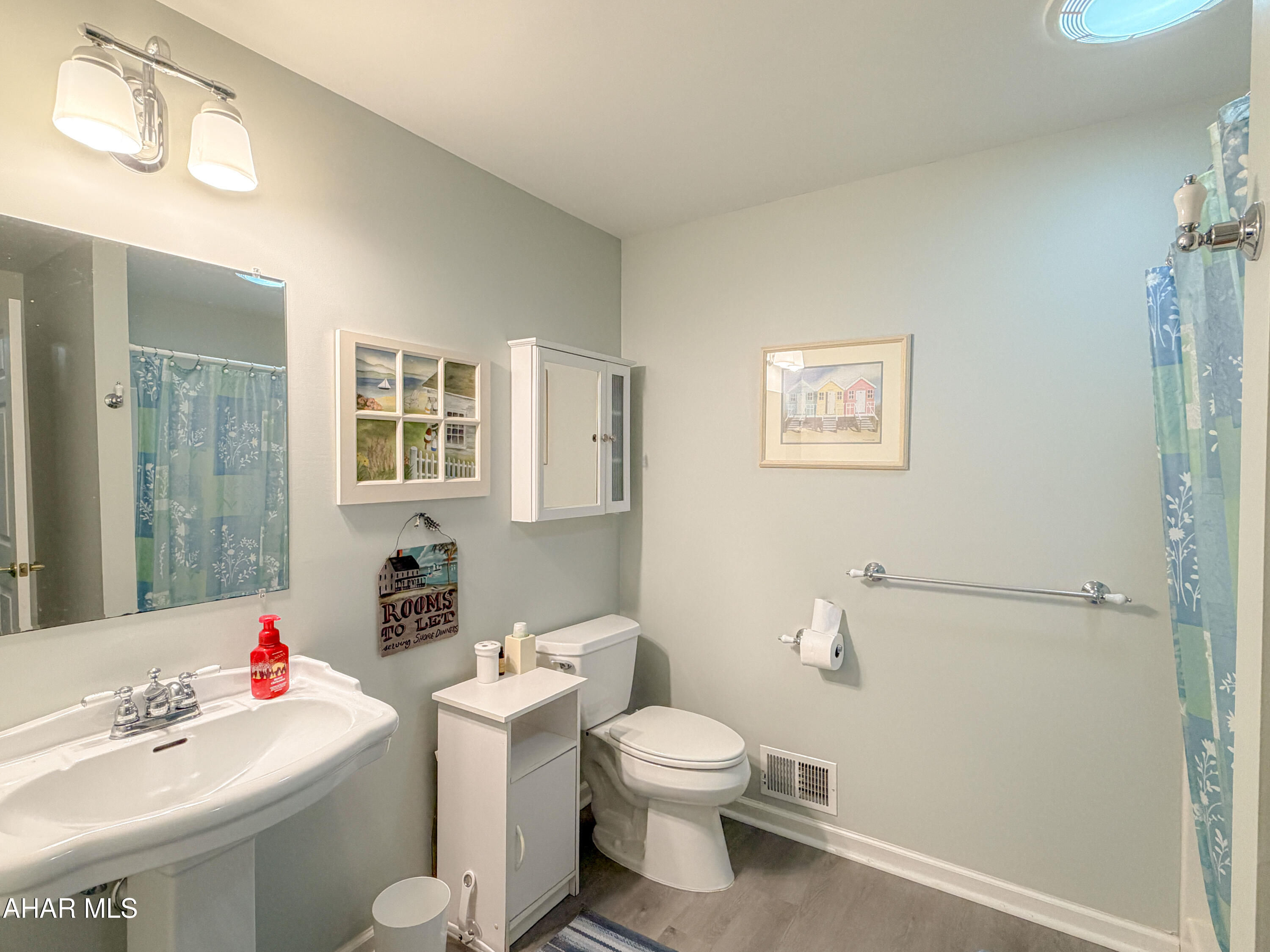 Hawthorne Manor - Residential