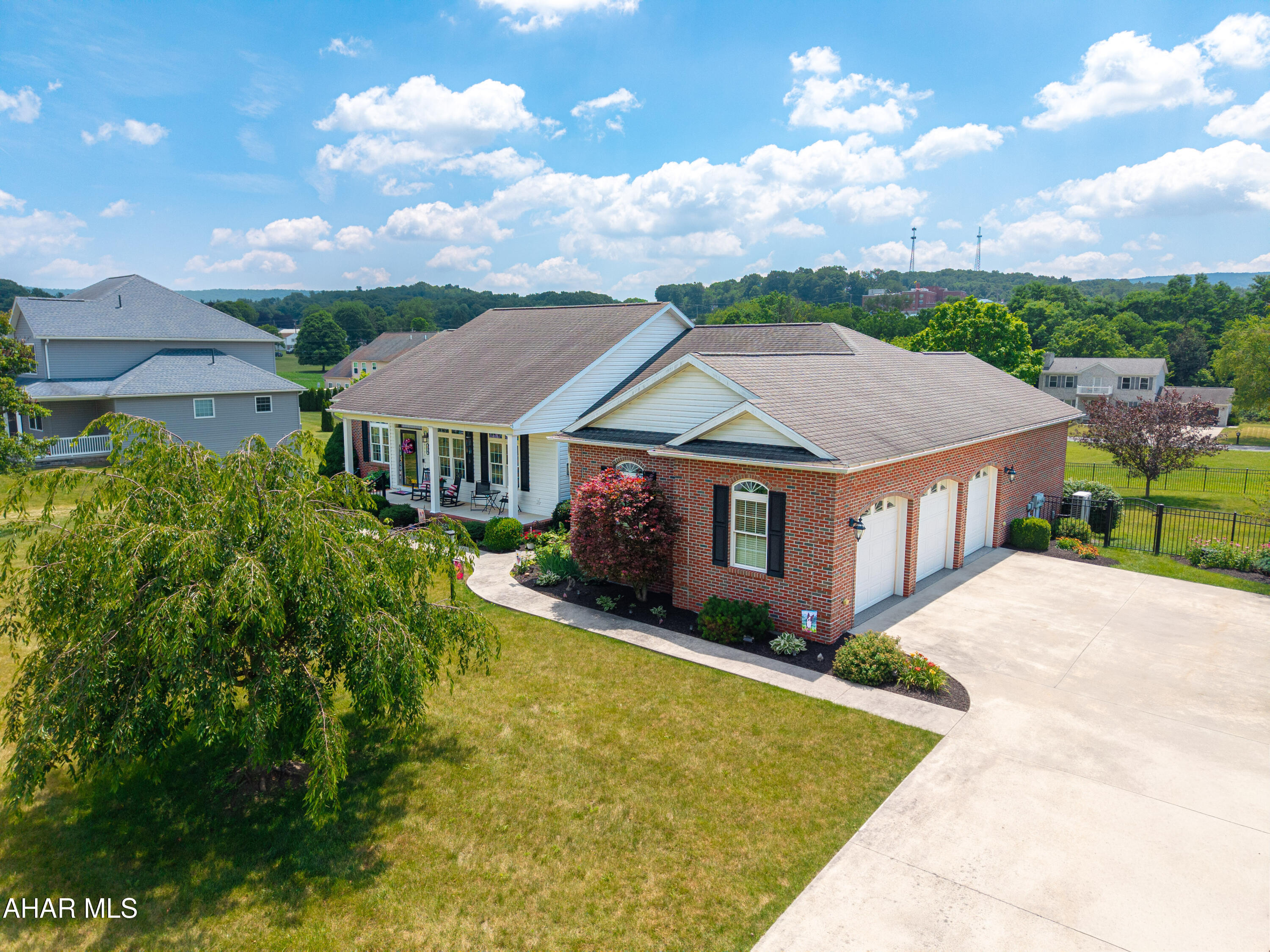 Hawthorne Manor - Residential