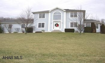 MANY CUSTOM FEATURES SUNKEN FR W/GAS FP, NEW KIT APPLI., OAK TRIM, 3 CARE GAR. VERY LOW UTILITIES, AND UNPARALLELED VIEWS! LARGE SCOTCH VALLEY COLONIAL WITH BEAUTIFUL VIEWS! OFFERS 3 BR, 3.5 BA, AND 3 CAR GARAGE. ALL ON 3+ ACRES! CALL BOB MILLER FOR YOUR PERSONAL TOUR!