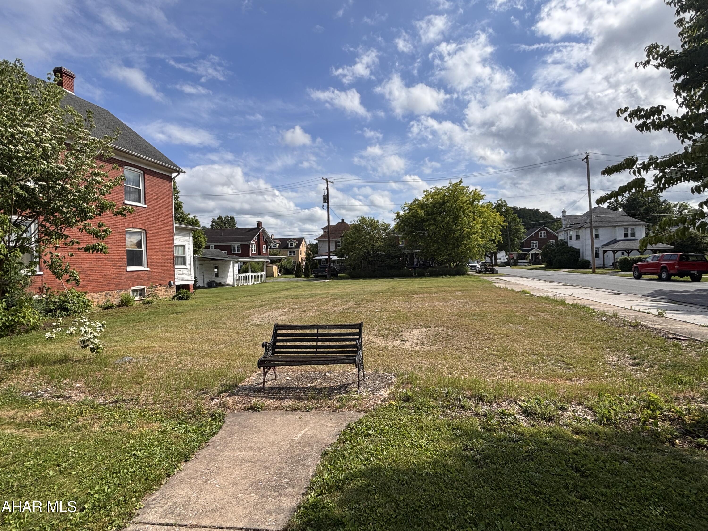 This conveniently located 47x120ft lot is ready for your vision! This property provides the perfect opportunity for a residence, investment project, or future development. Don't miss your chance to own a piece of land with potential!