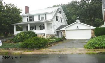 2 1/2 STORY HOME, NEW KITCHEN/APPLIANCES, 2-3 BR, BEAUTIFUL PRIVATE YARD. CORNER LOT WITH PRIVATE YARD, NEW KITCHEN W/ APPLIANCES, LARGE LIVING ROOM. BASEMENT PARTIALLY FINISHED, CLOSE TO CAMPUS.