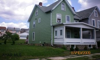 3 Bedroom, 1 Bath Family Home in a beautiful Fairview neighborhood.  Double Lot and a Shed. New Furnace.