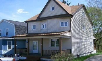 GREAT 2.5 STORY! NICELY REMODELED. CALL WALLY ROSSI X122 946-4343. 2.5 STORY HOME READY TO MOVE INTO. APPROX. 1988 EXTENSION WAS REMODELED-UPDATED WINDOWS, SIDING, DOORS, MAINTENANCE FREE.