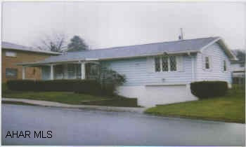 Top of the line water softner, dining room, could be 3 bedroom.