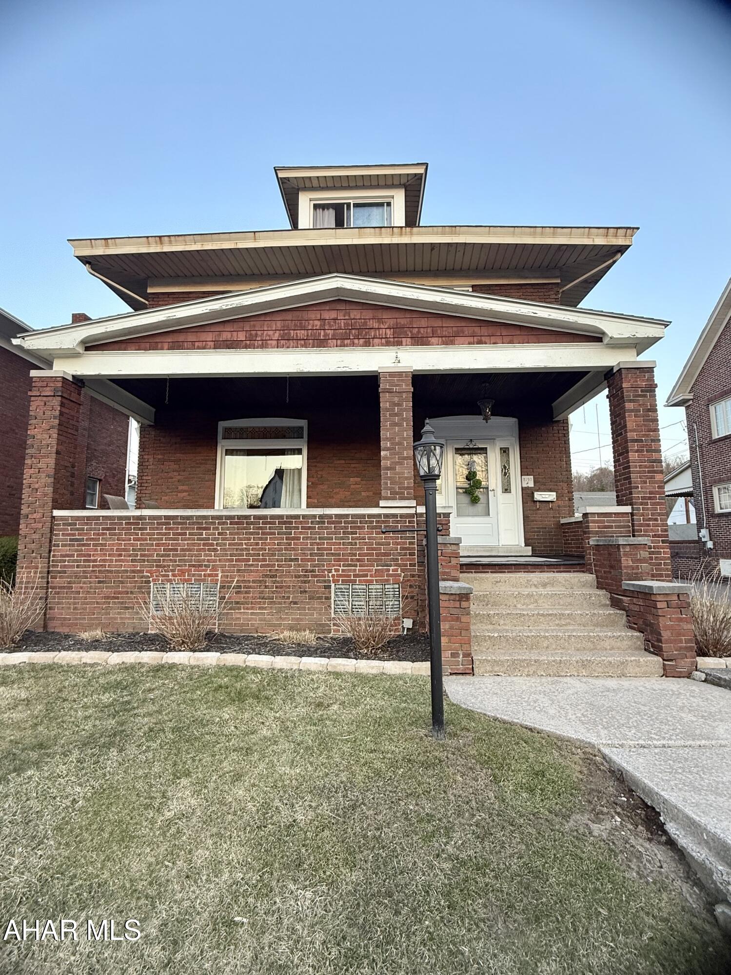 Baker Mansion - Residential