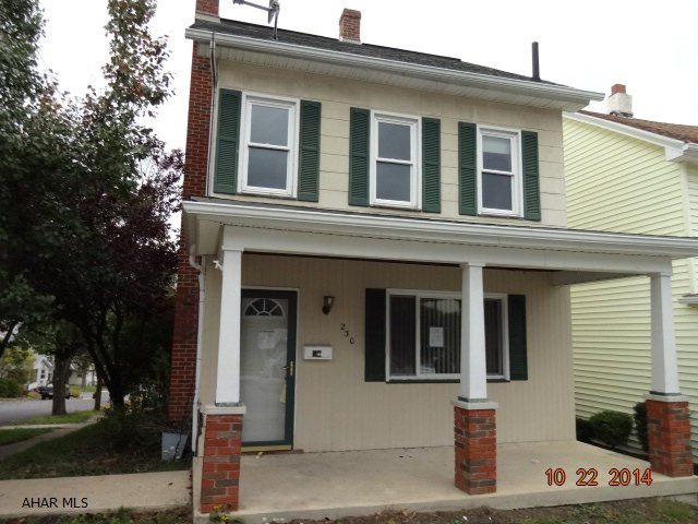 Property was built prior to 1978 and lead based paint potentially exists.