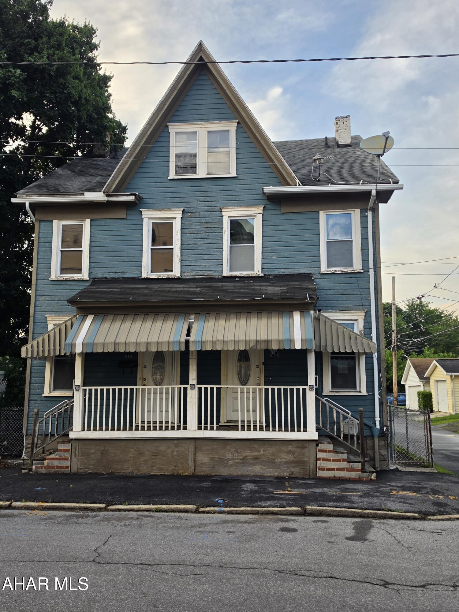 This two-unit property is set up perfectly for investors. Each unit has separate utilities, making future management simple and straightforward.

The left unit needs some work, but can be brought to rent-ready condition quickly, allowing you to place a tenant and start generating income right away.

The right unit has been completely gutted and is a true blank canvas. All demo is done--just bring your ideas and finishes. Renovate this side on your own schedule while the left unit is occupied and producing revenue.

A great opportunity for an investor who wants instant cash-flow potential on one side and full control over a renovation on the other.