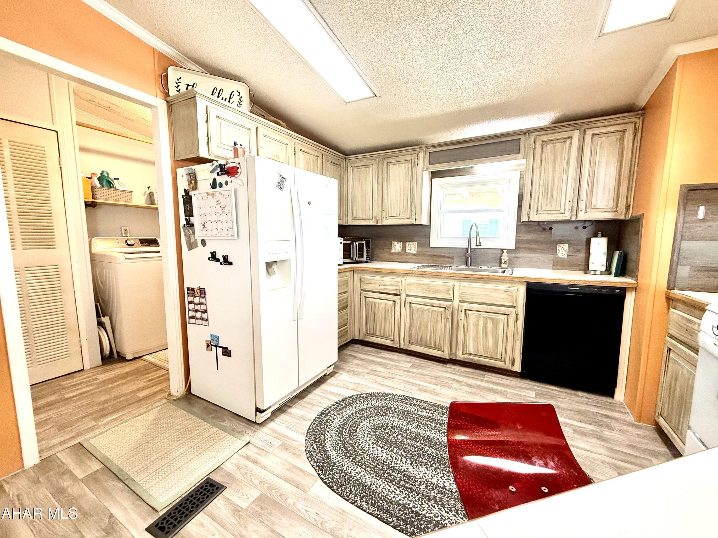 Laurel Woods - Residential
