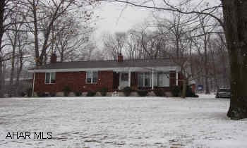 ALL BRICK 3 BEDROOM ON BEAUTIFUL 1 ACRE LOT.