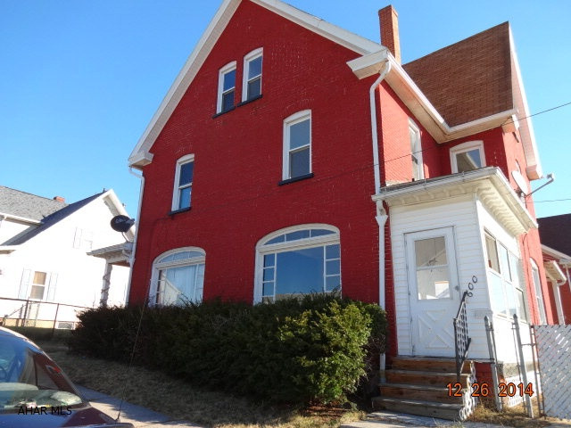 Property being sold As is Buyer must pay 2% transfer tax. Earnest money checks in Cashiers check payable to Colony Realty Group, LTD. This property eligible under Freddie Mac First Look Initiative through 4/28/15. Homesteps offers credit at closing for actual price of home warranty up to $500 for owner-occupant.