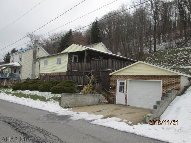 PRESENTLY 1 BEDROOM WHICH ORIGINALLY WAS 2 BEDROOMS.   WALL PARITICION NEEDED TO RESTORE TO 2 BEDROOM.