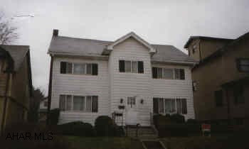 WONDERFUL OLDER HOME, LARGE ROOMS THROUGHOUT. JUST A NEAT HOME! LARGE LOT. NICE STREET & PLENTY OF SPACE.