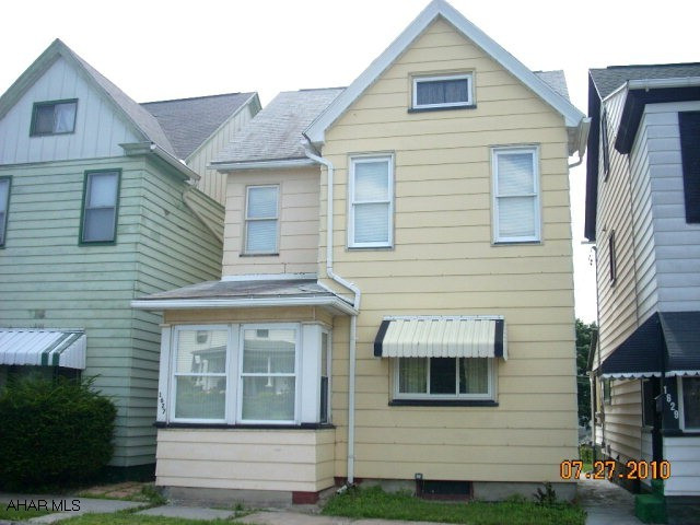 Clean 3 bedroom home on great block in Altoona. Newer appliances, roof, & furnace. All thermopane windows.