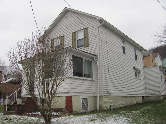 Vintondale- 2 BR, 1 1/2 bath vinyl sided remodeled home on corner lot. First floor laundry. One year old high efficiency oil HW BB boiler! Move-in condition