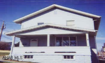 2 STORY FRAME. VERY NICE 2 STORY WITH OAK KITCHEN, NEWER CARPETING, ROOF AND MOST WINDOWS ARE NEW. NICE CORNER LOT.