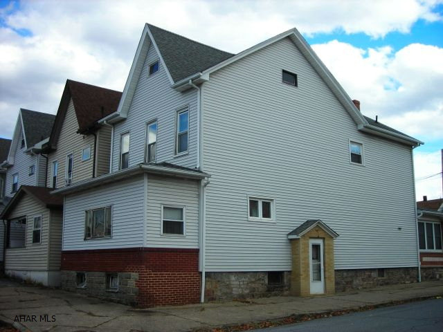 Great starter home or investment. Large kitchen, 1st floor laundry. Needs some TLC.