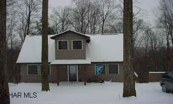 Charming Home in Glendale Yearround, featuring 3 BR, 1.5BA, Family Room, Great Setting, and much more.  Must See! Charming Home in Glendale Yearround, featuring 3 BR, 1.5BA, Family Room, Great Setting, and much more.  Must See!