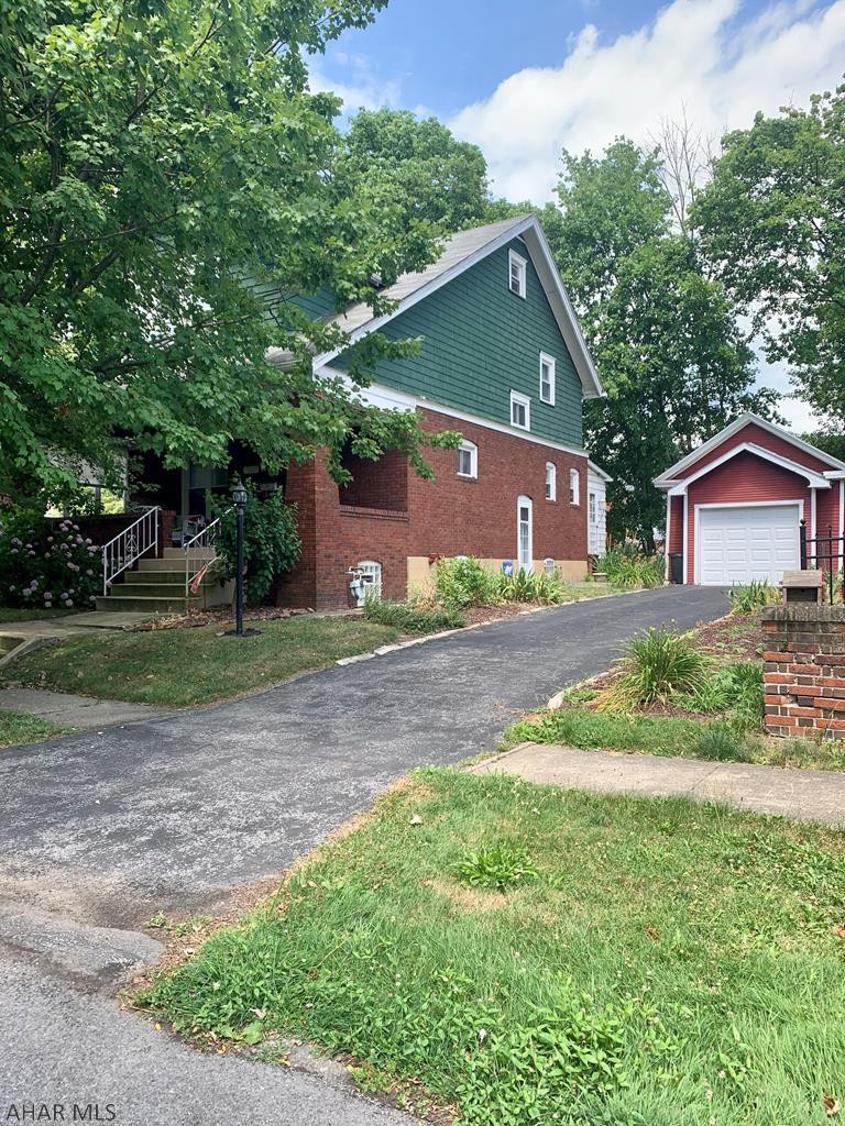 Looking to upgrade in space? This sizeable home is move-in ready with a brand new water heater, an incredible amount of closet space, and two living rooms! Conveniently located in the Ruskin Dr. Area, it is updated in taste along with original character. Meticulously kept, there is nothing that needs done except move right in! This exterior property features include a great sized covered porch, attractive landscaping, a garage and a shed! This home certainly won't last long, schedule your showing today!