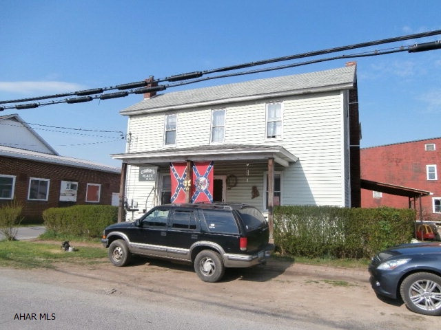 4 br two story home with newer furnace and 200 amp breakers. Plenty of room as all rooms are good sized. Some remodeling over the years. Great home for the $$. Smaller lot with an one car garage.